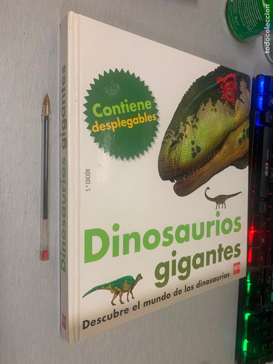 Libros de segunda mano: DINOSAURIOS GIGANTES, DESCUBRE EL MUNDO DE LOS DINOSAURIOS / CONTIENE DESPLEGABLES / ED. SM 2016