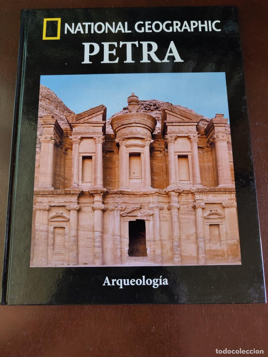 Libros de segunda mano: Petra. Arqueolog&iacute;a National Geographic. Tapa dura. 95 p&aacute;gs.