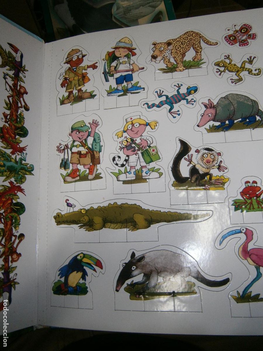 Libros de segunda mano: ESPECTACULAR LIBRO 3D - LA SEVAL TROPICAL - GRAN TAMA&Ntilde;O (CON FIGURAS A COLOCAR) - Foto 2
