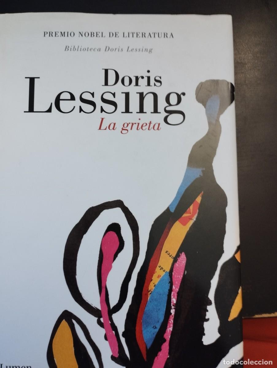 Libros de segunda mano: LA GRIETA (DORIS LEASING) - Foto 1