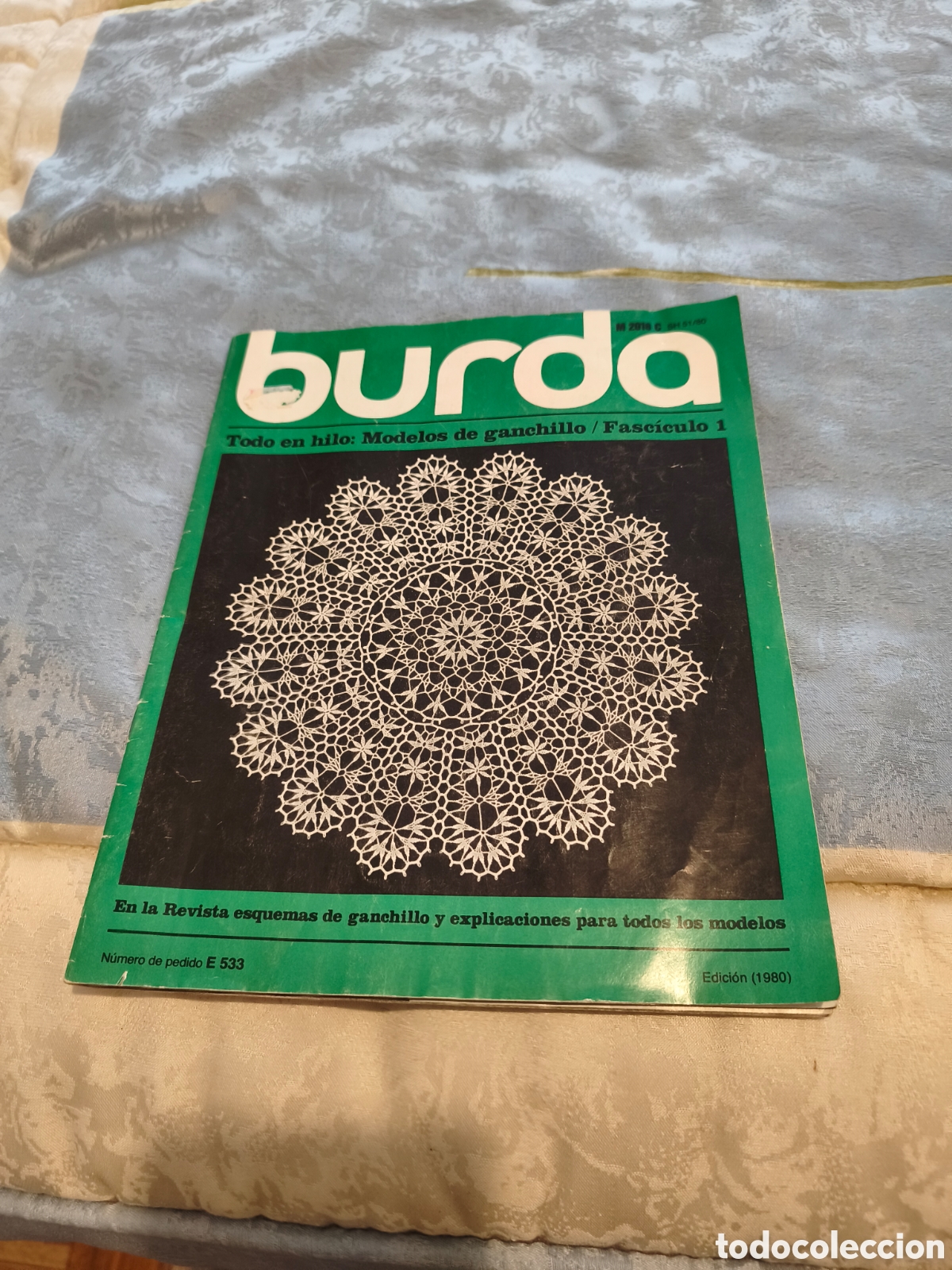 Libros de segunda mano: Revista Burda .Modelos de ganchillo.A&ntilde;o 1980