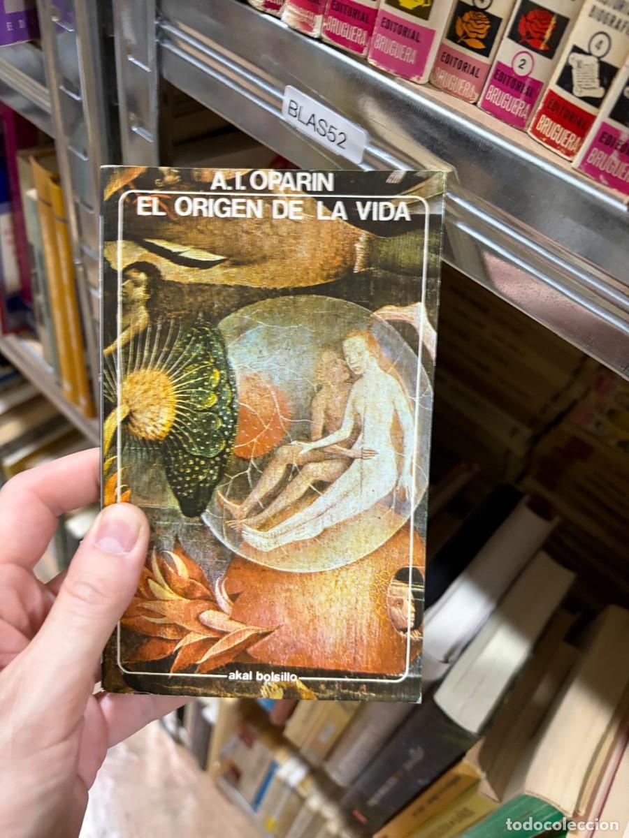 Libros de segunda mano: BLAS52 &ndash; A. I. Oparin &ndash; El origen de la vida &ndash; Akal Bolsillo.