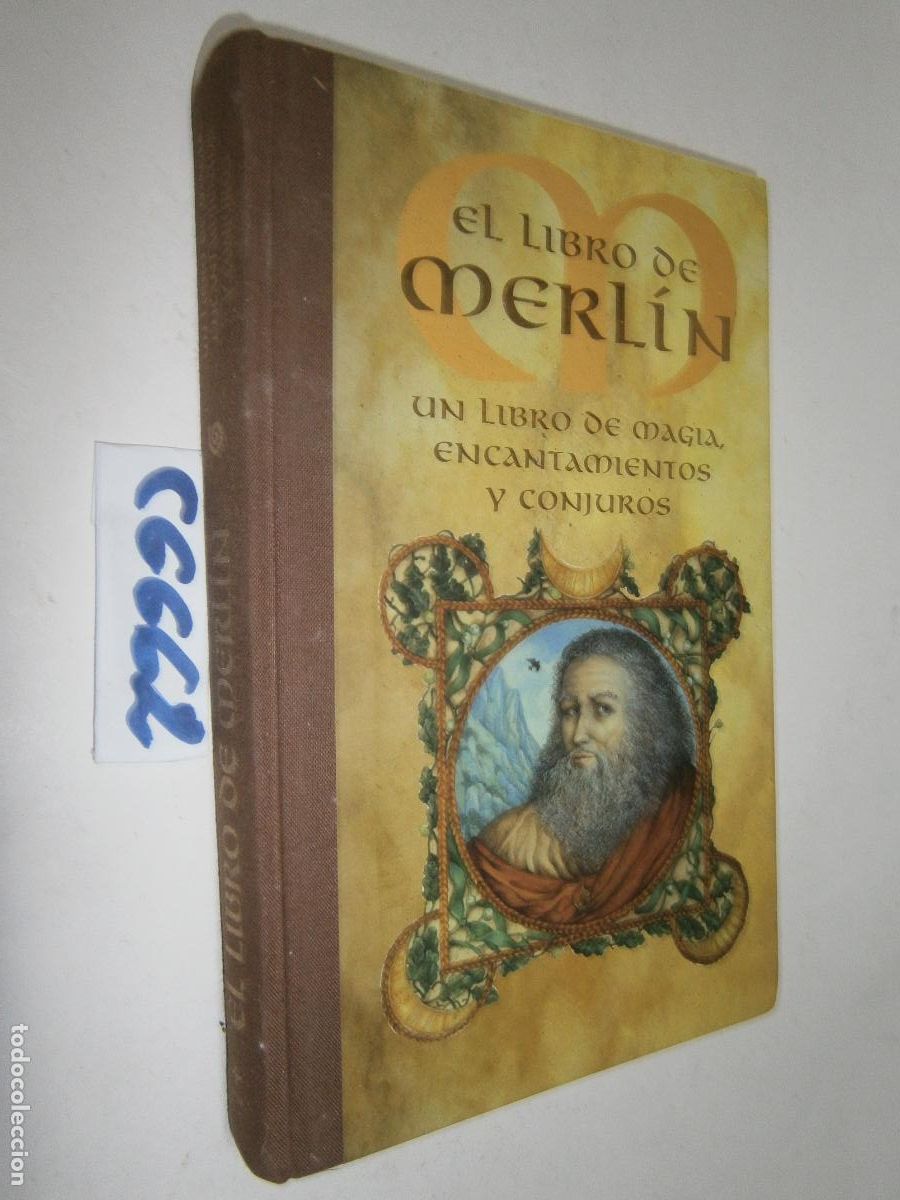 Libros de segunda mano: EL LIBRO DE MERLIN UN LIBRO DE MAGIA ENCANTAMIENTOS Y CONJUROS ILUSTRADO