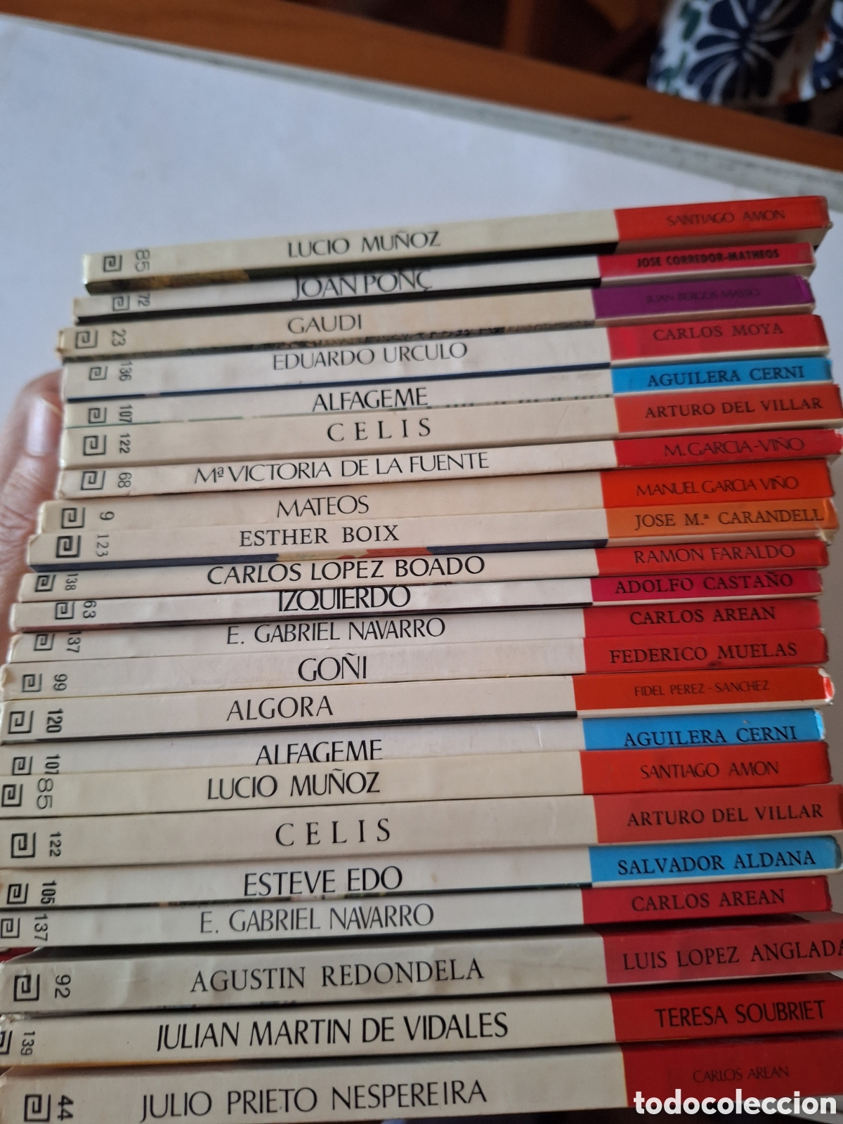 Libros de segunda mano: &rdquo;Artistas Espa&ntilde;oles Contempor&aacute;neos&rdquo; de la editorial del Ministerio de Educaci&oacute;n.