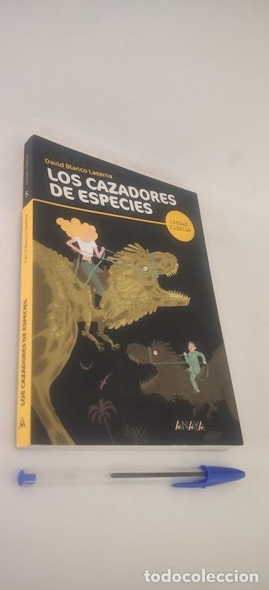 Libros de segunda mano: Los cazadores de especies - David Blanco Laserna - C&oacute;digo Ciencia Anaya 1&ordf; edici&oacute;n 2013