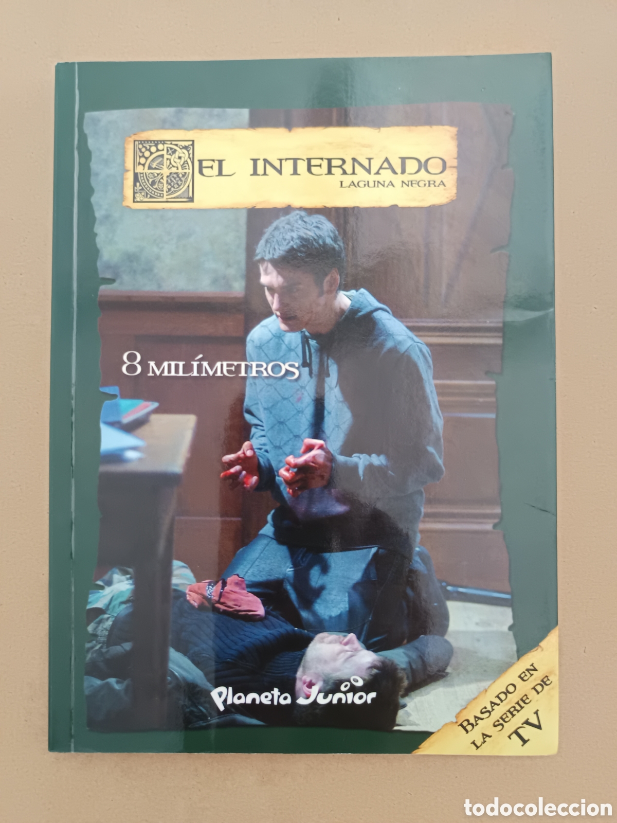Libros de segunda mano: {&deg;_&deg;} El Internado/Laguna Negra n&deg;7: 8 Mil&iacute;metros (Planeta Junior/Globomedia, 2008).