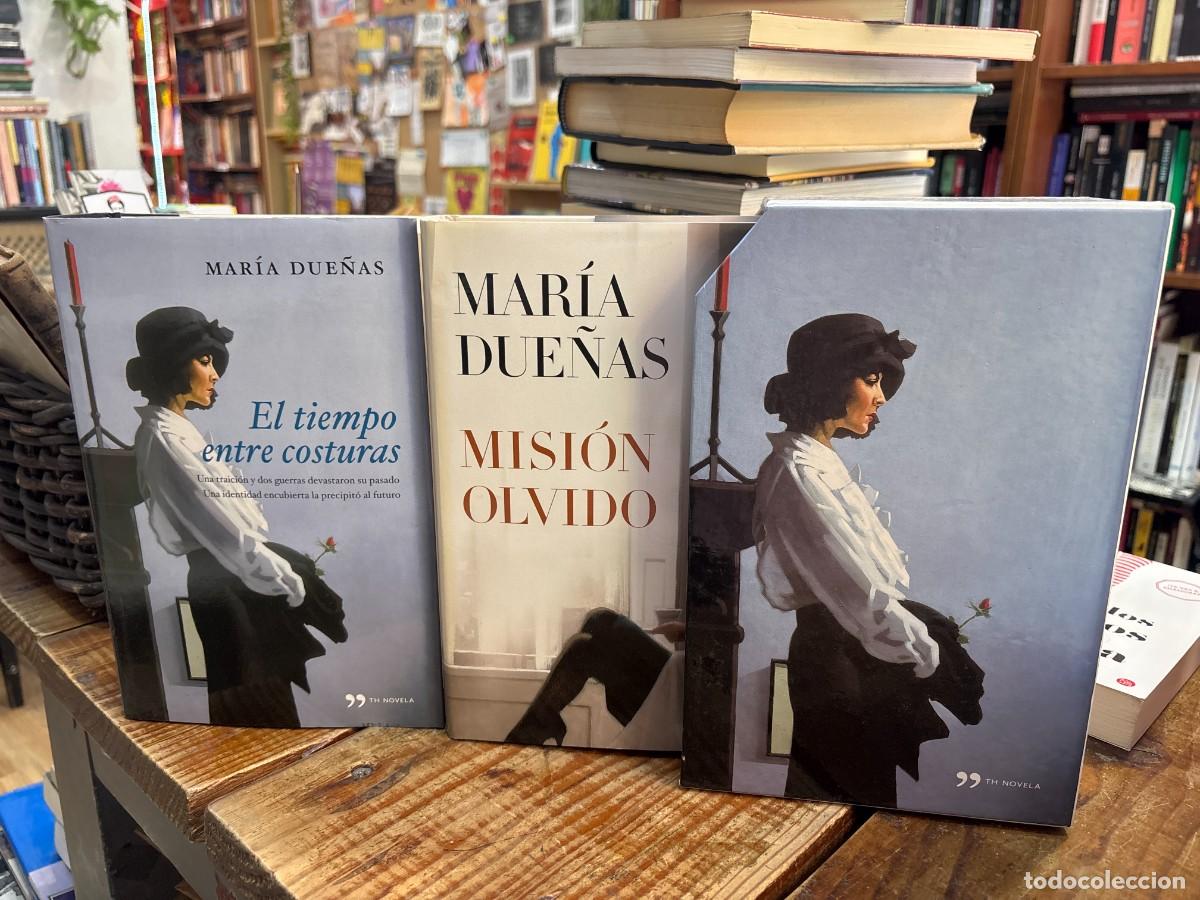Libros de segunda mano: ESTUCHE TIEMPO COSTURAS Y MISION OLVIDOMar&iacute;a Due&ntilde;as Idioma: Espa&ntilde;ol