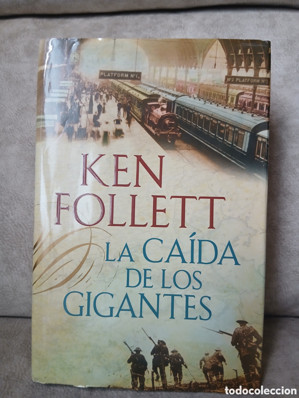 Libros de segunda mano: Libro La Ca&iacute;d de los gigantes -Ken Follett- Ed. Plaza & Janes (1&deg; Ed. 2010)