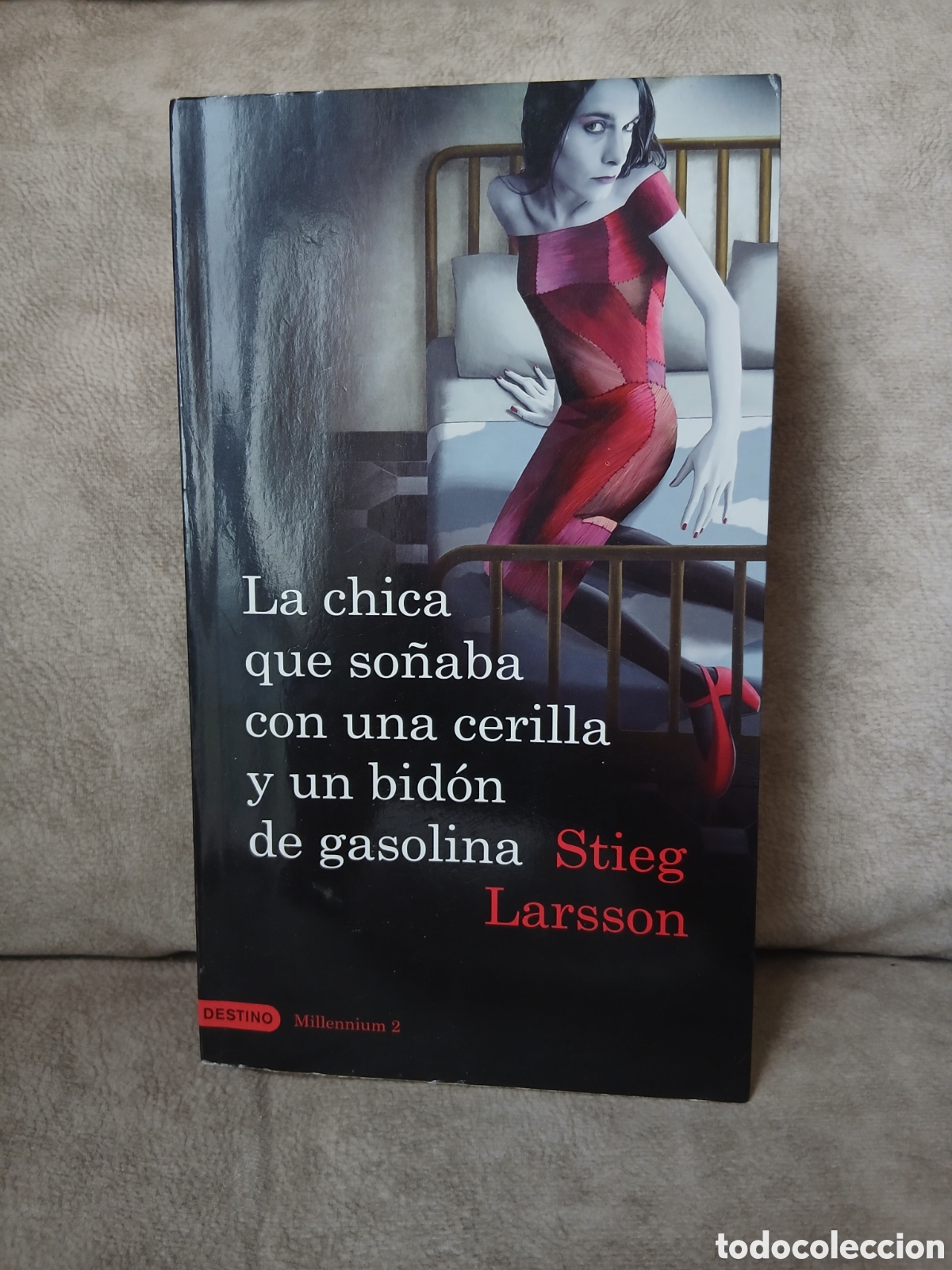 Libros de segunda mano: Libro La Chica que So&ntilde;aba con un Bid&oacute;n de Gasolina-Millenium 2 -Ed. Destino-