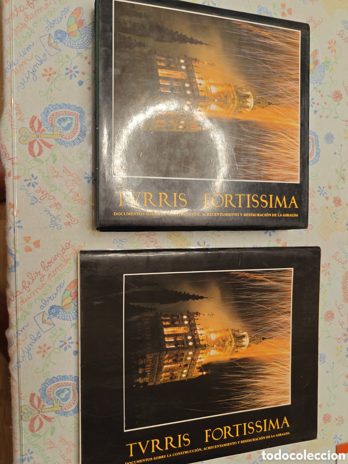 Libros de segunda mano: TVRRIS FORTISSIMA. Documentos sobre la Giralda + Planos.