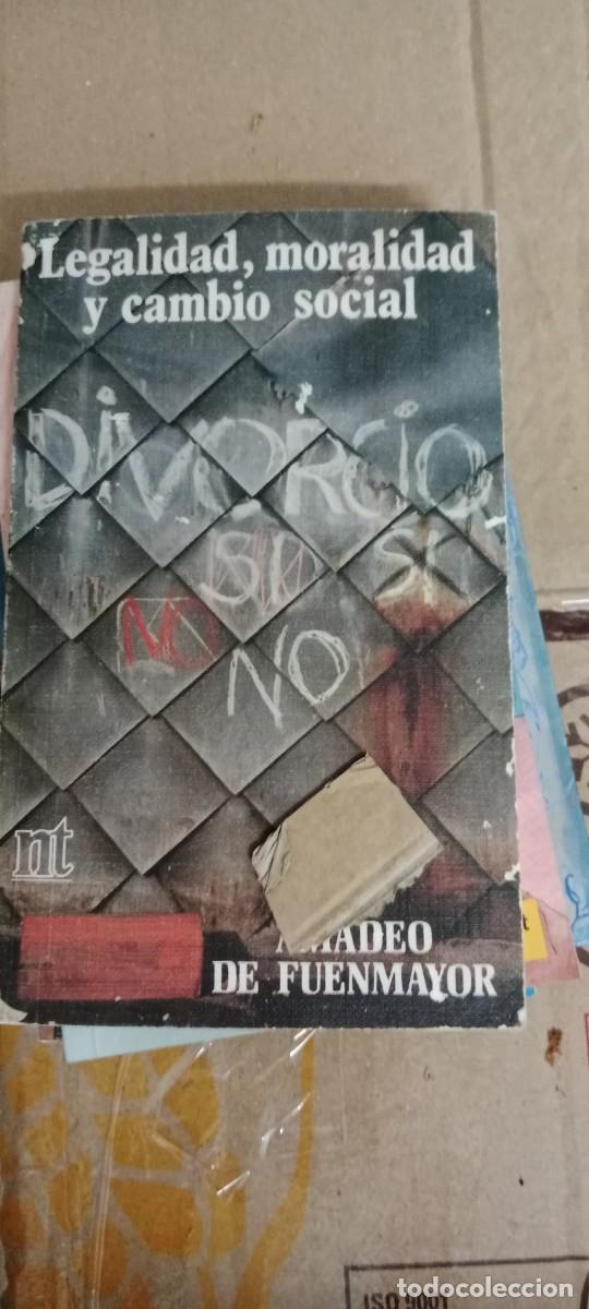 Libros de segunda mano: Divorcio: legalidad, moralidad y cambio social. DE FUENMAYOR, Amadeo. Ed. Eunsa LIBRO GG-829