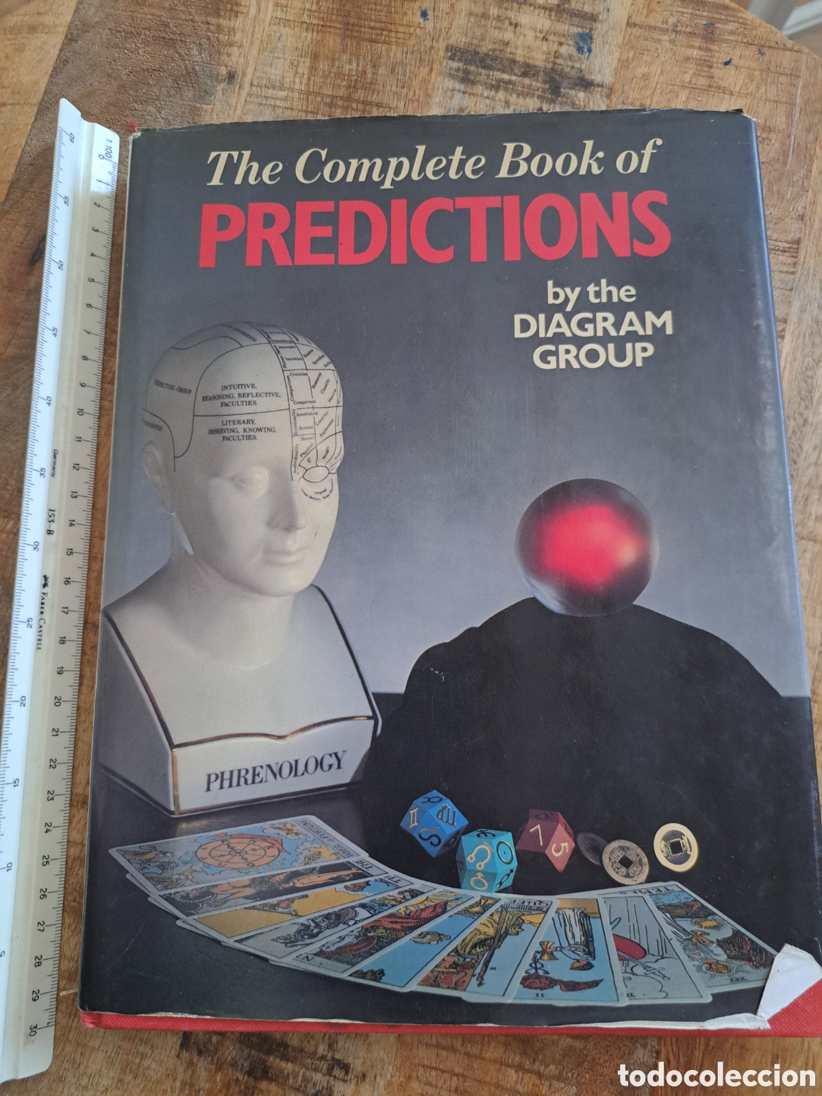 Libros de segunda mano: Jml The complete book of predictions by the diagram group. London 1983. Ingles. Tapa dura. Raro