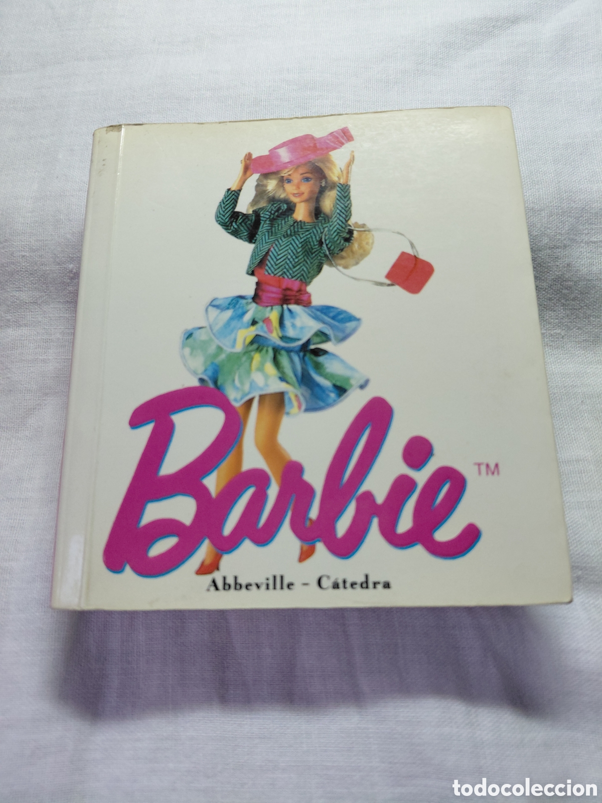 Libros de segunda mano: BARBIE EN EL MUNDO DE LA MODA.LAURA JACOBS.ABBEVILL-CATEDRA 1994.-1&ordf; EDICION
