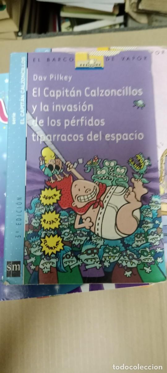 Libri di seconda mano: El capit&aacute;n Calzoncillos y la invasi&oacute;n de los p&eacute;rfidos tiparracos del EL BARCO DE VAPOR. LIBRO GG-BGA