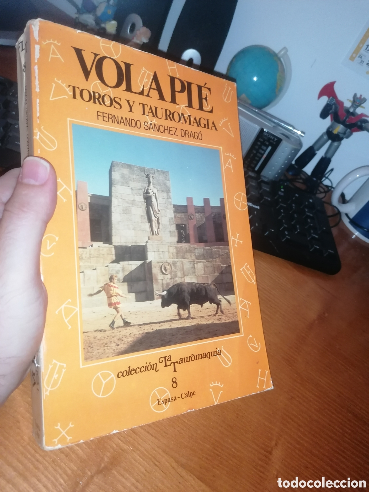 Libros de segunda mano: Libro: VOLAPI&Eacute;. TOROS Y TAUROMAGIA Fernando S&aacute;nchez Drag&oacute;