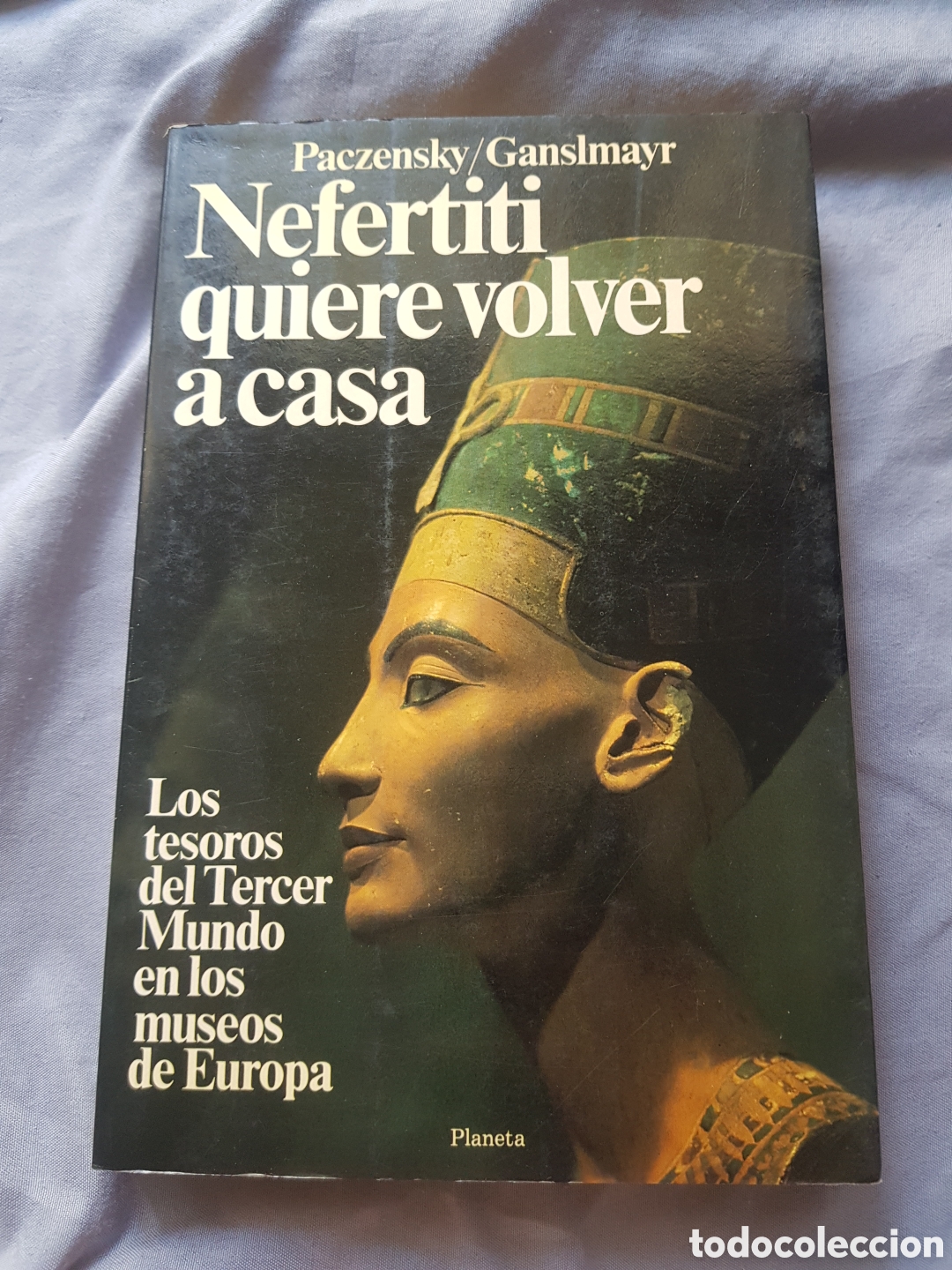 Libros de segunda mano: Nefertiti quiere volver a casa