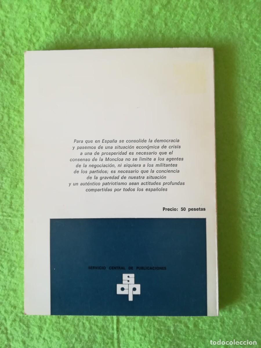 Libros de segunda mano: Los pactos de la moncloa colecci&oacute;n informe 1977 - Foto 2