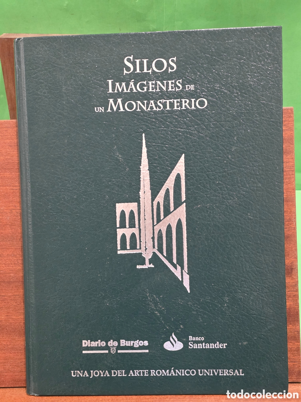 Libros de segunda mano: &rdquo;&rdquo;SILOS. IMAGENES DE UN MONASTERIO&rdquo;&rdquo;...UNA JOYA DEL ARTE ROM&Aacute;NICO UNIVERSAL...ENRIQUE DEL RIVERO....
