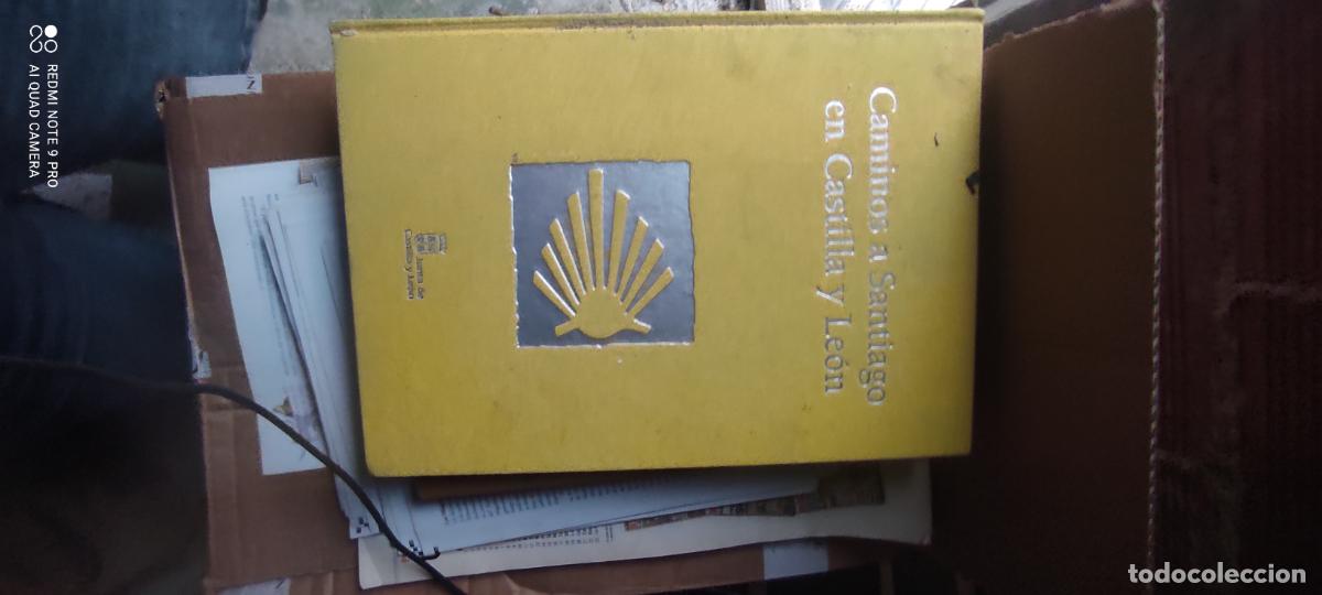 Libros de segunda mano: Libro Caminos a Santiago en Castilla y Le&oacute;n - Edilesa 2004 - Gran Formato Ilustrado - Tapa Dura Tela