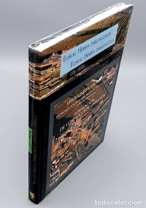 Gebrauchte B&uuml;cher: �M3397 - [PRECINTADO]. PAIS VASCO. FORMACION DE NUCLEOS URBANOS. ARQUITECTURA. HIRUNEEN ERAKETA.