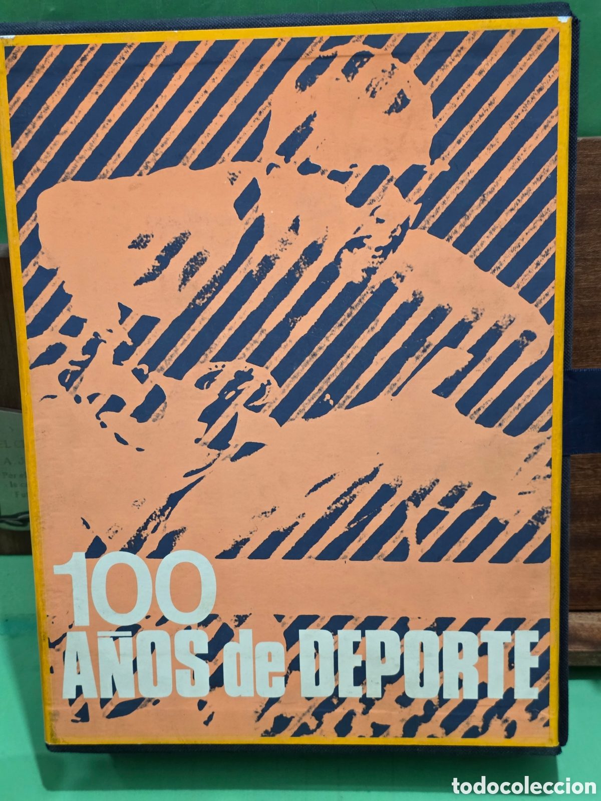 Libros de segunda mano: &rdquo;&rdquo;100 A&Ntilde;OS DE DEPORTE&rdquo;&rdquo;...DEL ESFUERZO INDIVUAL AL ESPECT&Aacute;CULO DE MASAS...DUFUSORA INTERNACIONAL..