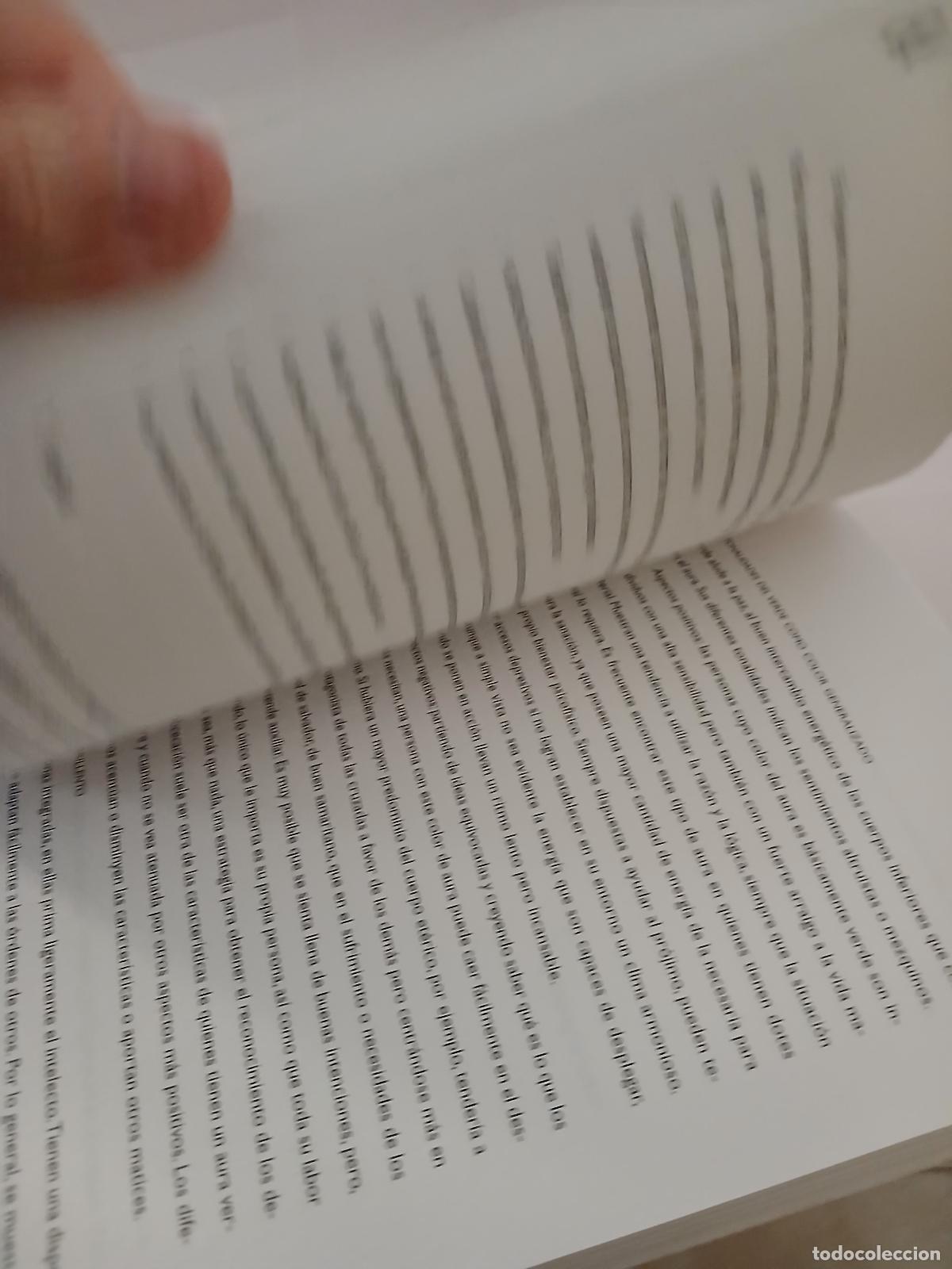 Libros de segunda mano: Auras - Javier Arraiza - Foto 3