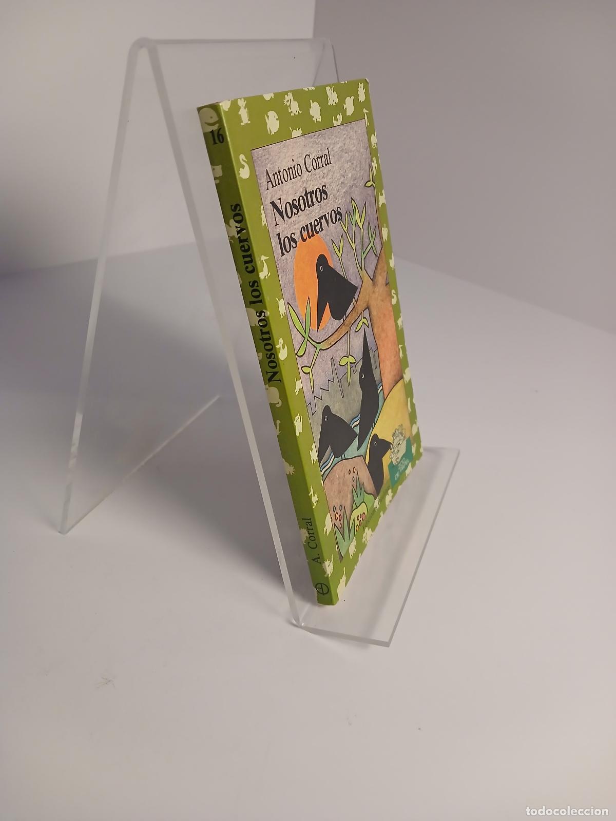 Libros de segunda mano: Nosotros los cuervos - Antonio Corral Castanedo - Foto 2