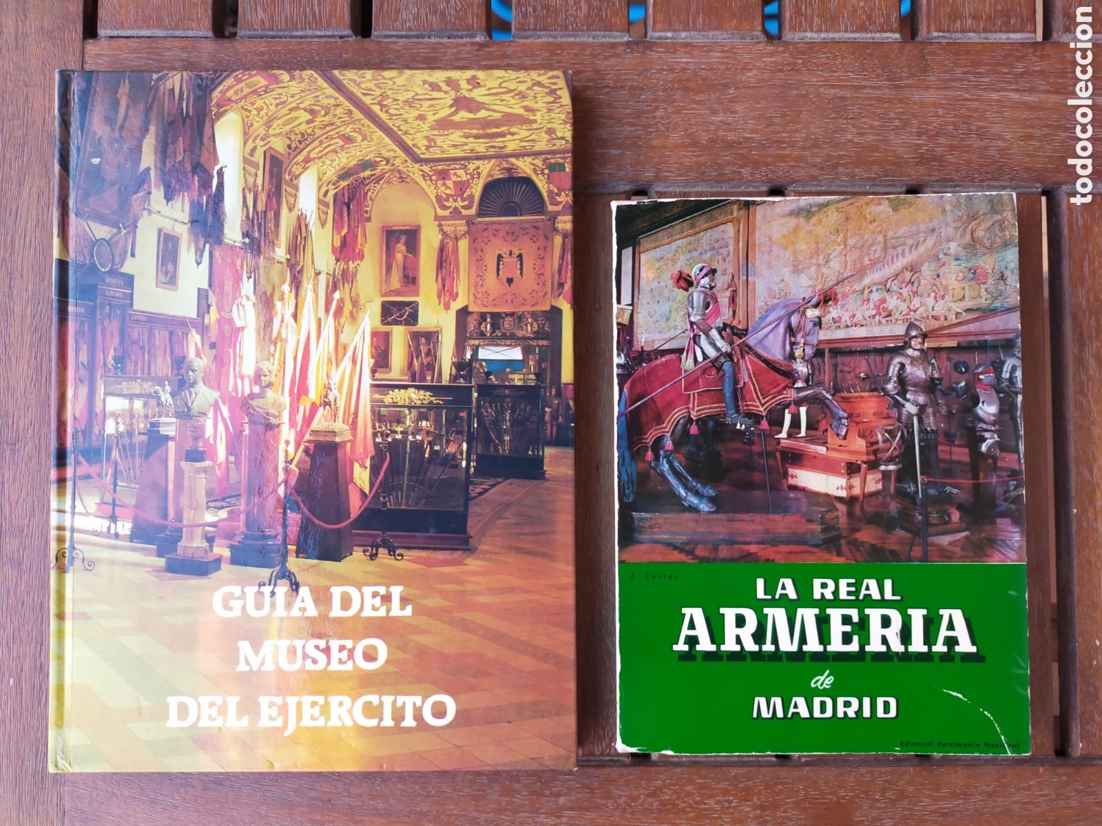 Libros de segunda mano: Lote Gu&iacute;a del Museo del Ej&eacute;rcito y La Real Armer&iacute;a de Madrid