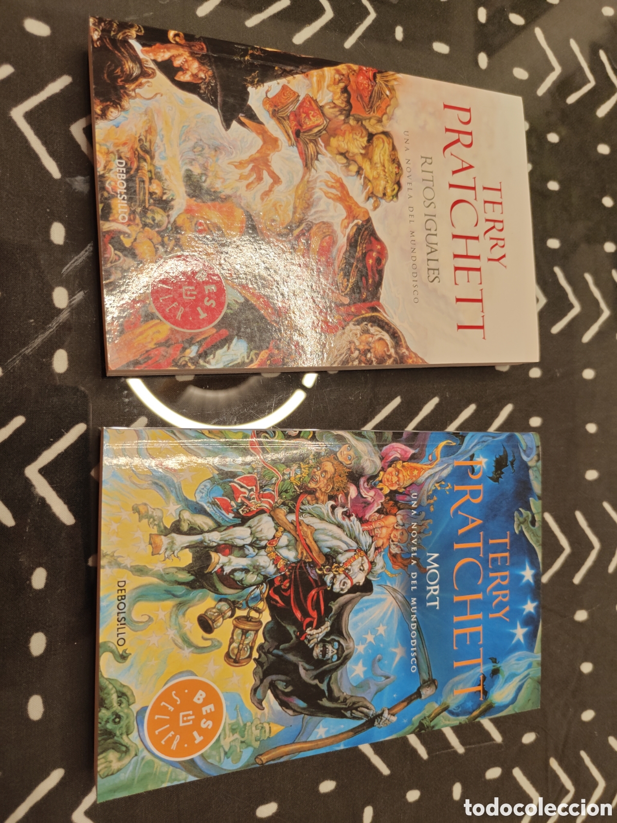 Libri di seconda mano: TERRY PRATCHETT &ndash; MUNDODISCO 3 y 4 &ndash; RITOS IGUALES + MORT &ndash; DEBOLSILLO &ndash; Lote 2 libros