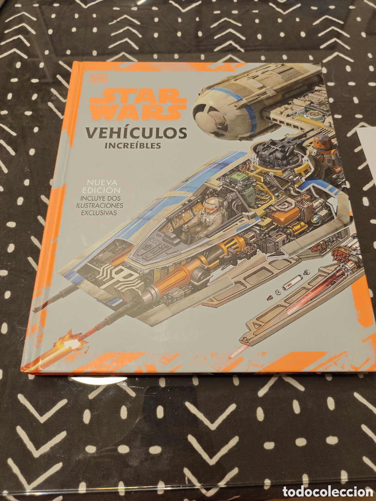 Libros de segunda mano: STAR WARS VEH&Iacute;CULOS INCRE&Iacute;BLES &ndash; DK 2022 &ndash; Edici&oacute;n ampliada &ndash; Naves y veh&iacute;culos &ndash; Tapa dura