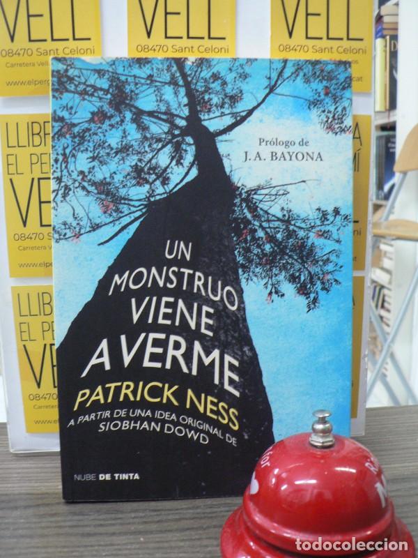 Libros de segunda mano: Un Monstruo Viene a Verme - Carlos Jimenez Arribas - Nube de Tinta - 28929