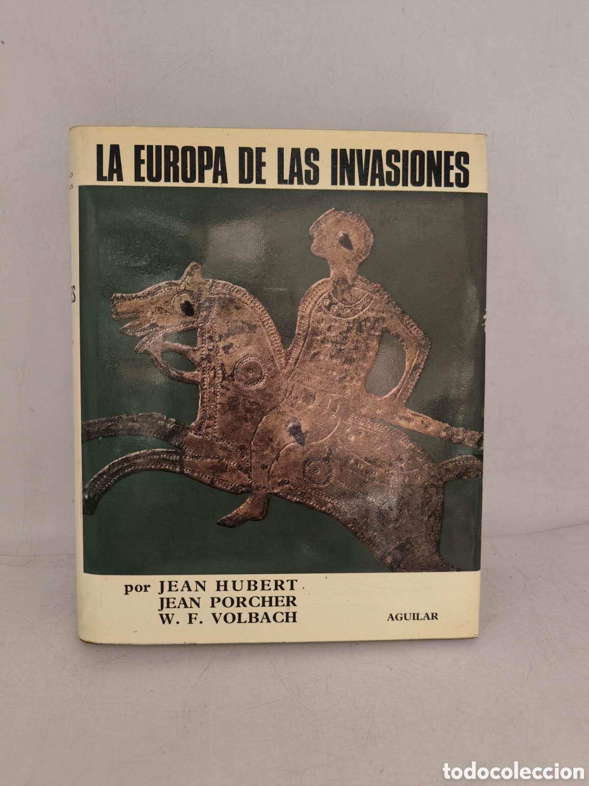 Libri di seconda mano: La Europa de las invasiones. Hubert, Porcher,Volbach. El universo de las formas Aguilar.