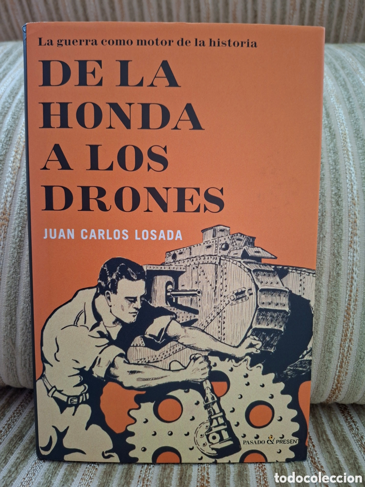 Libros de segunda mano: DE LA HONDA A LOS DRONES. La guerra como motor de la industria.
