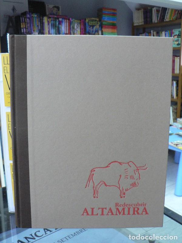 Libros de segunda mano: Redescubrir Altamira - Jos&eacute; Antonio Lasheras - Turner - 2002