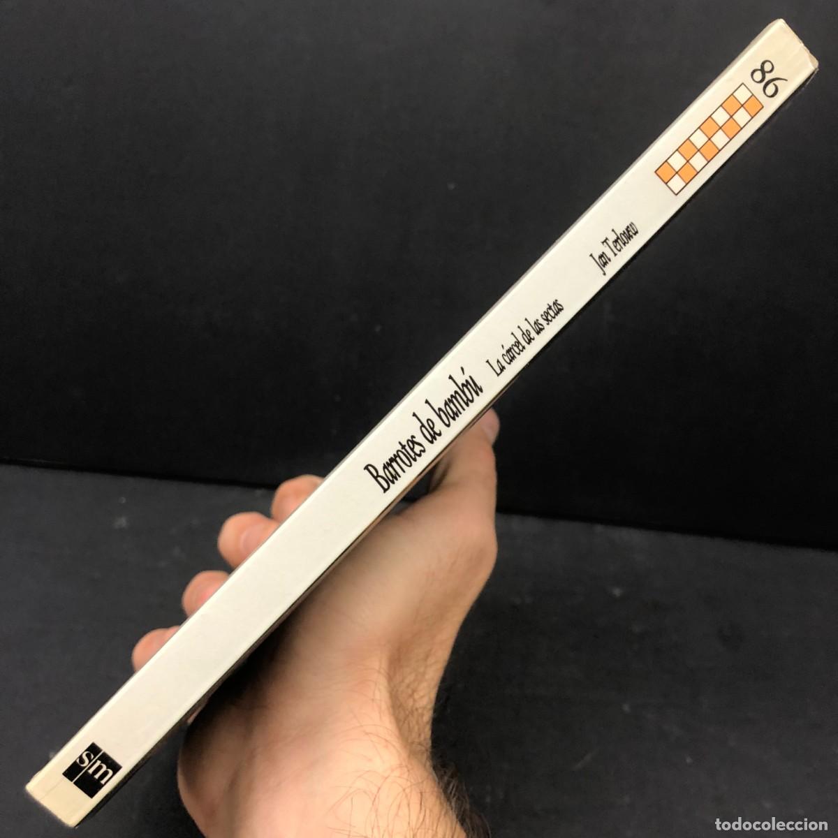 Libros de segunda mano: BARROTES DE BAMB&Uacute; - LA C&Aacute;RCEL DE LAS SECTAS - JAN TERLOUW - GRAN ANGULAR / 1554 - Foto 3