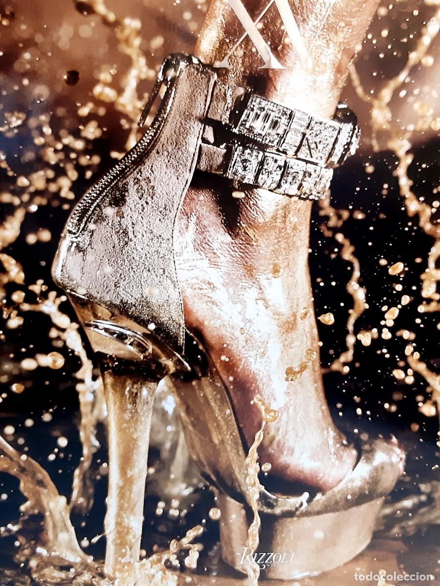 Libros de segunda mano: JIMMY CHOO XV - LIBRO 29X37X3.CM - Foto 4