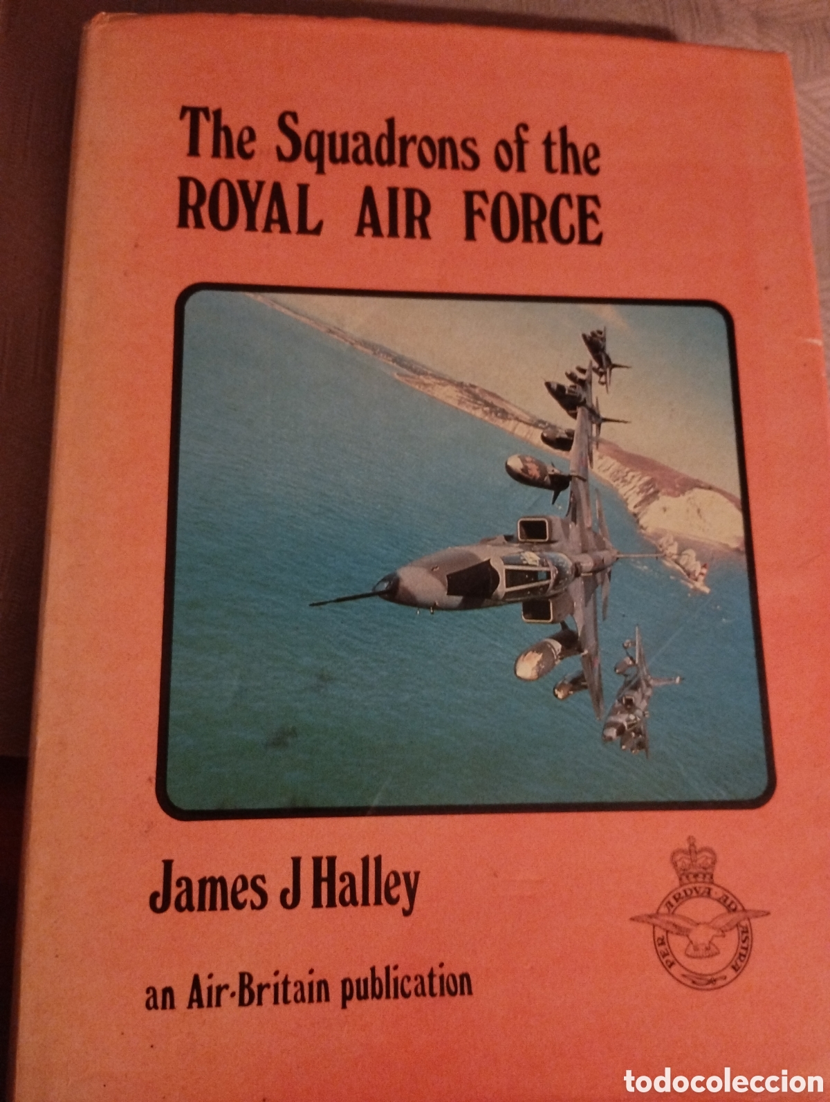 Libros de segunda mano: The squadrons of the Royal Air Force