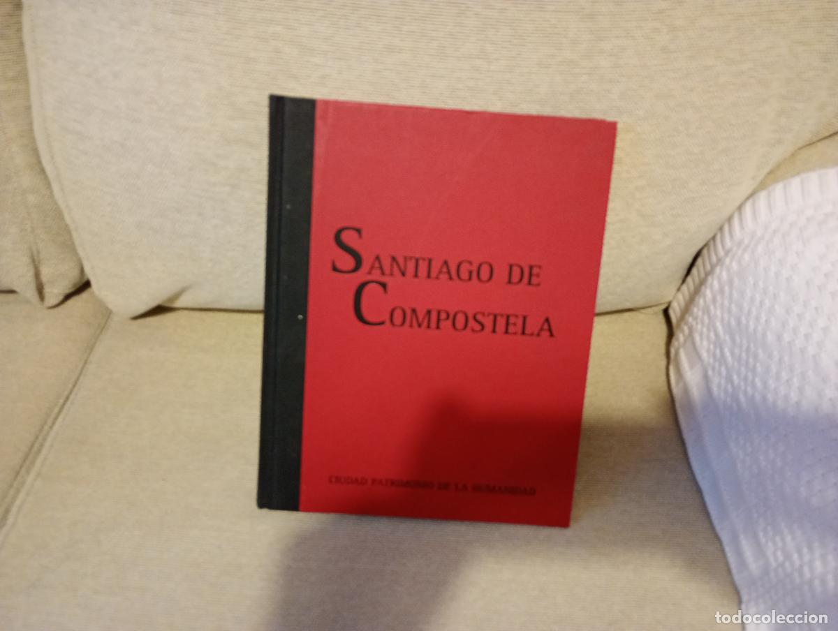 Libros de segunda mano: SANTIAGO DE COMPOSTELA CIUDAD PATRIMONIO DE LA HUMANIDAD