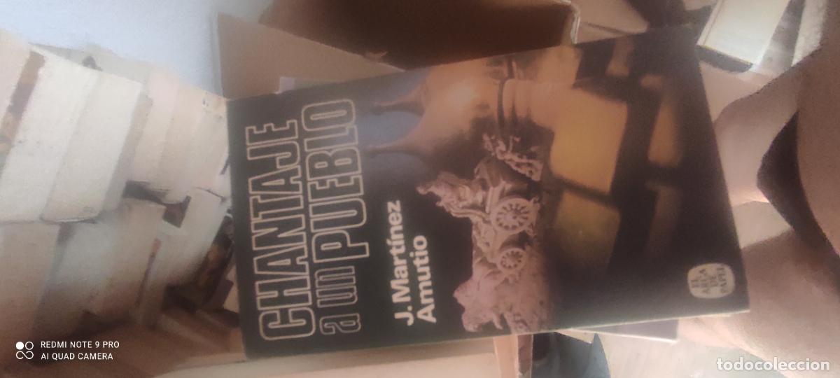 Libros de segunda mano: Chantaje a un pueblo. Mart&iacute;nez Amutio - Foto 1