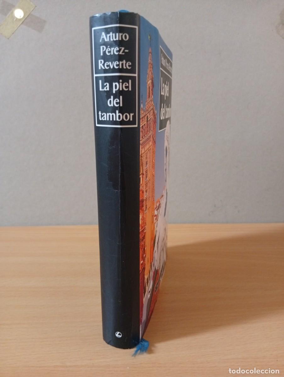 Libros de segunda mano: LOTE DE 2 NOVELAS DE ARTURO PEREZ-REVERTE - Foto 4