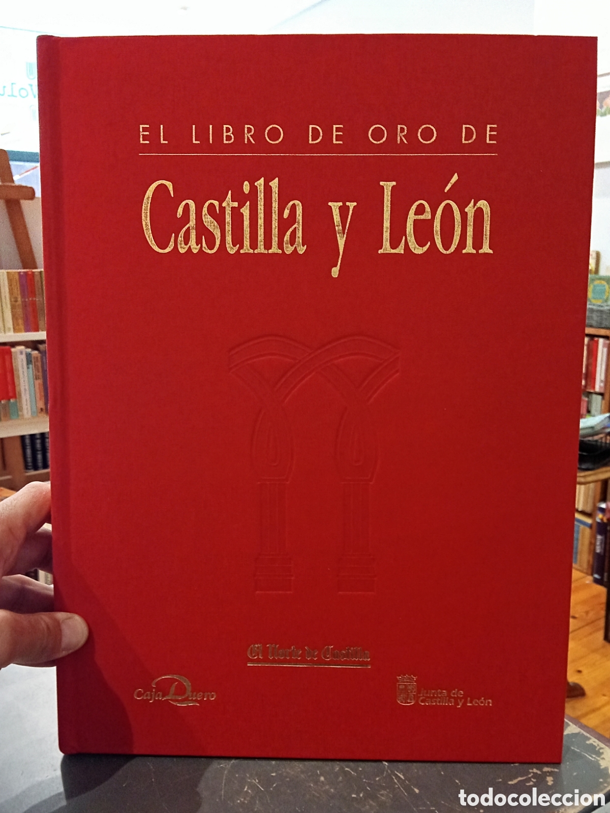 Libros de segunda mano: El libro de oro de Castilla y Le&oacute;n - Foto 1