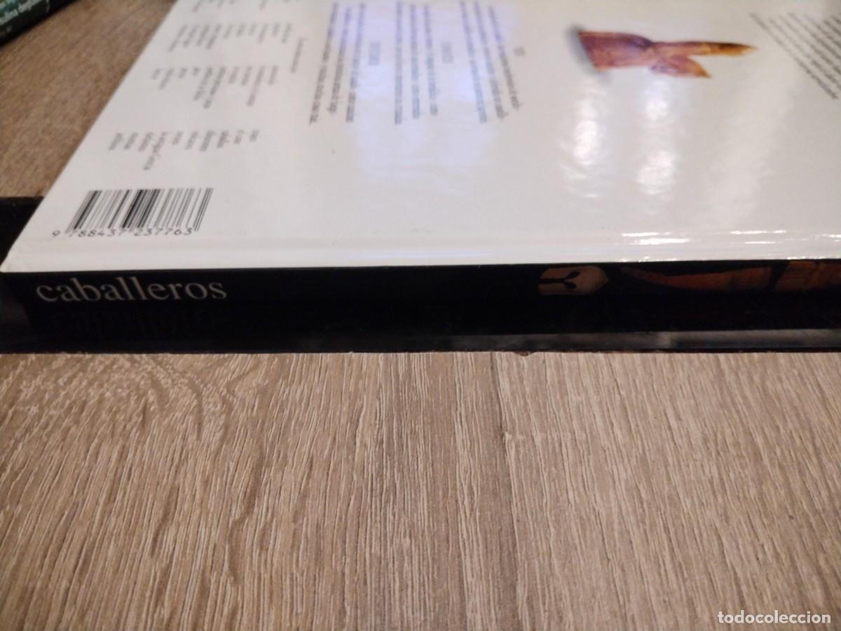 Libros de segunda mano: Caballeros- biblioteca visual altea - Foto 2