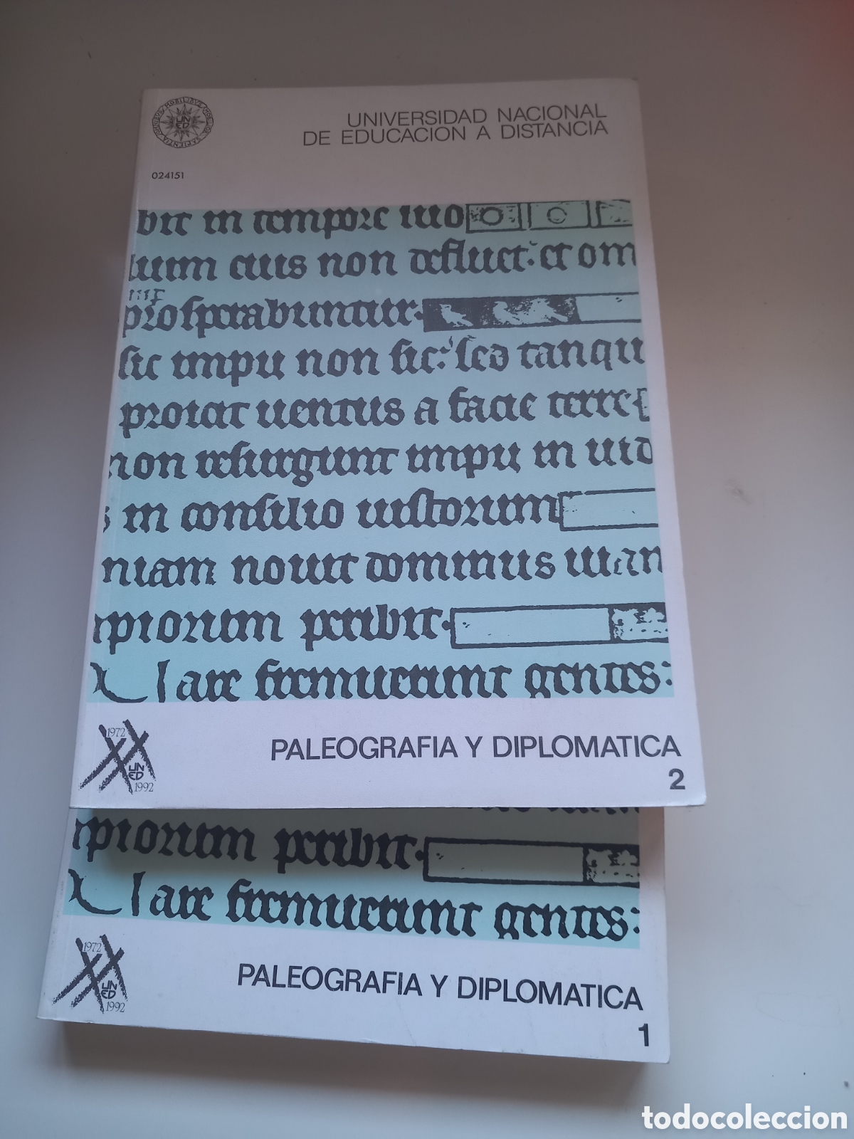 Libros de segunda mano: Paleografia y diplomatica UNED, 2 libros - Foto 1