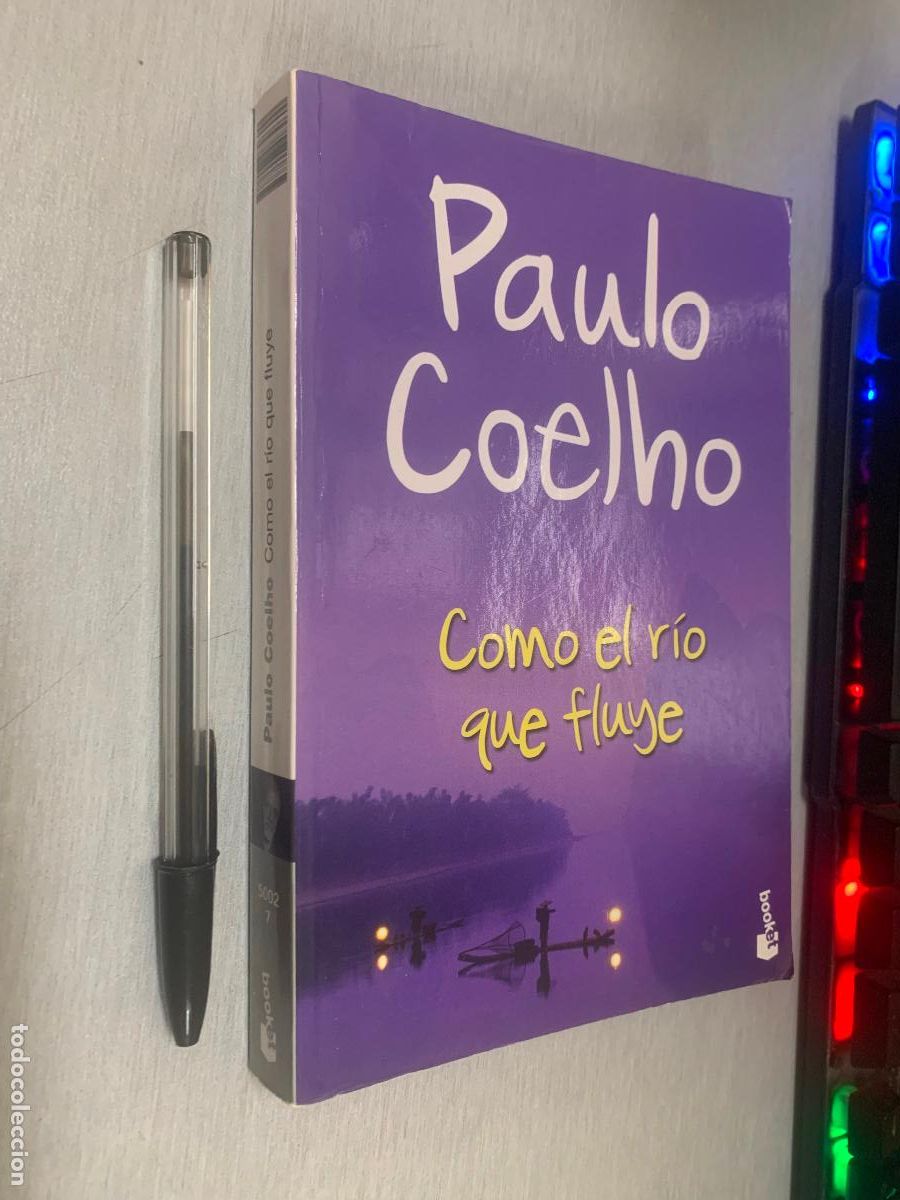 Libros de segunda mano: COMO EL R&Iacute;O QUE FLUYE / PAULO COELHO / PLANETA BOOKET 2009