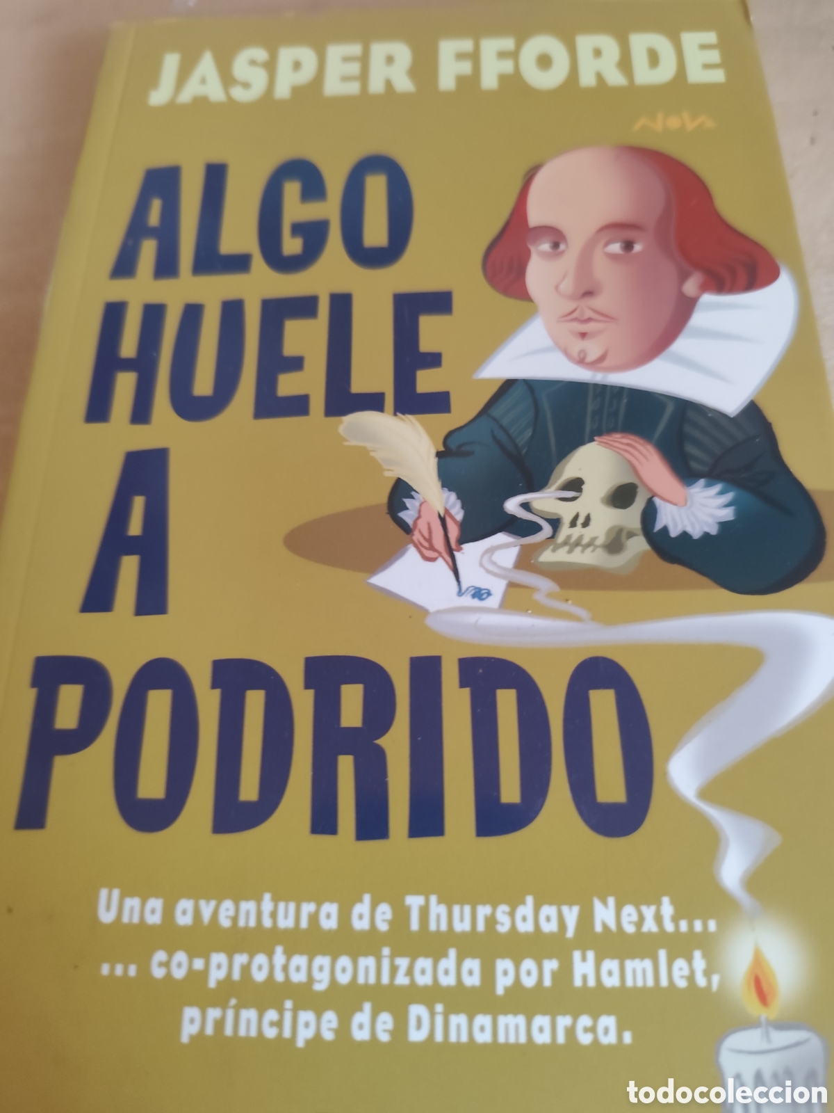 Second hand books: ALGO HUELE A PODRIDO JASPERFFO RDE RF395