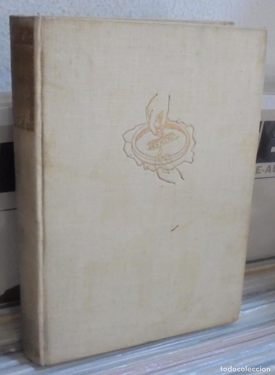 Libros de segunda mano: El libro de labores para la mujer. Mar&iacute;as Luisa Rocamora - Foto 1
