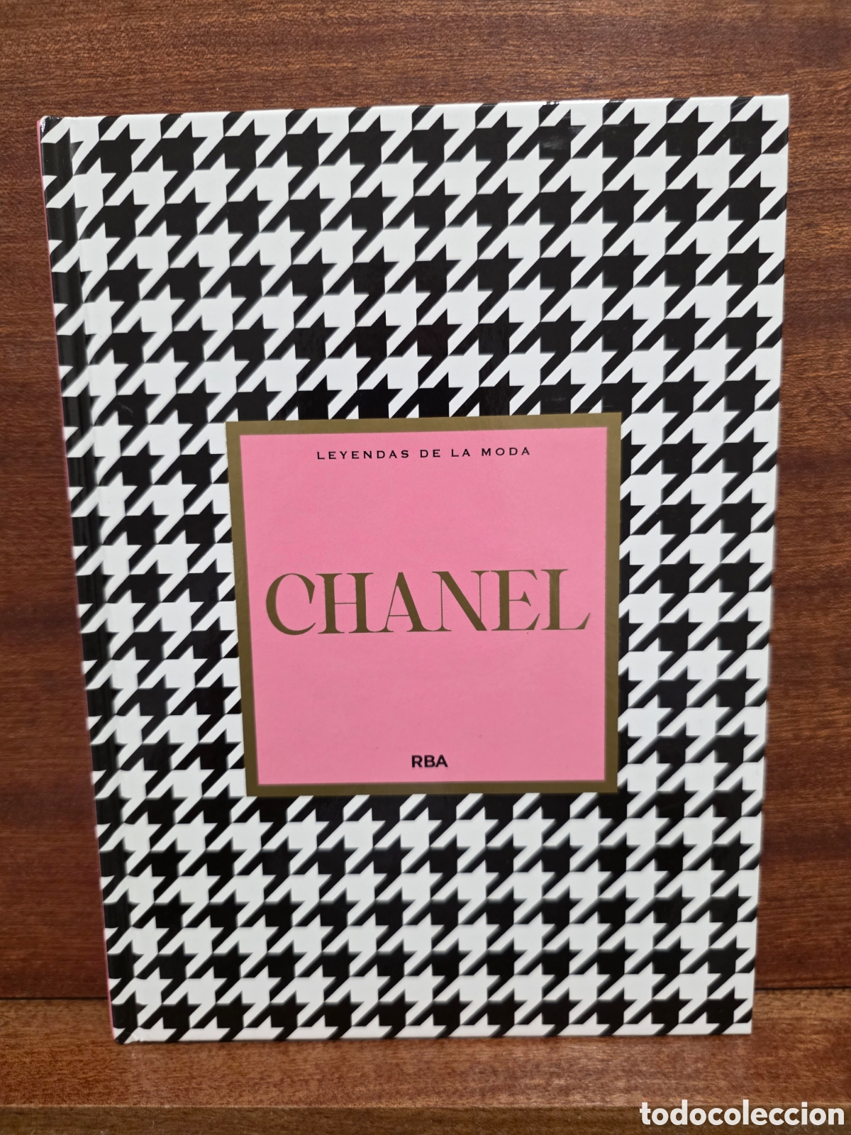 Libros de segunda mano: LEYENDAS DE LA MODA...&rdquo;&rdquo;CHANEL&rdquo;&rdquo;...RBA...2024...