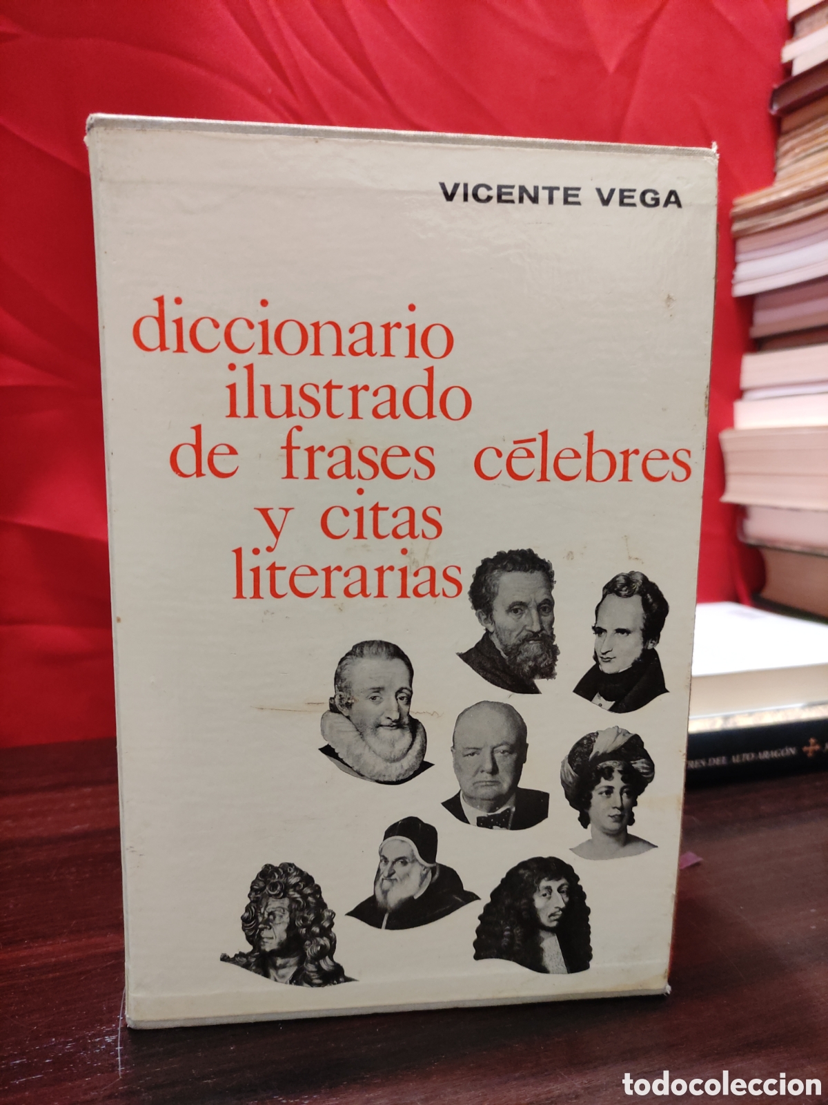Libros de segunda mano: Vicente Vega -Diccionario ilustrado de anecdotas, frases celebres y citas literarias