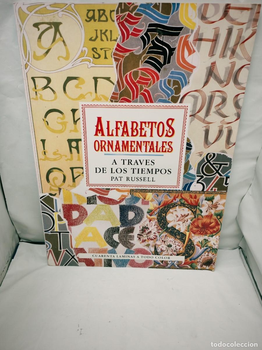 Libros de segunda mano: Alfabetos Ornamentales - Foto 1