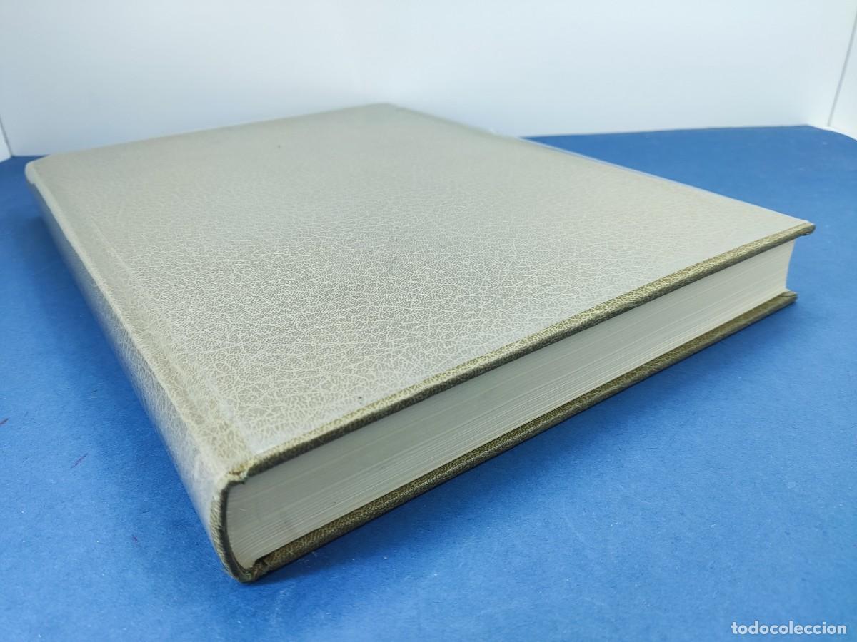 Libros de segunda mano: TRAJES REGIONALES ESPA&Ntilde;OLES / MANUEL COMBA / 1977. EDICIONES VELAZQUEZ - Foto 7